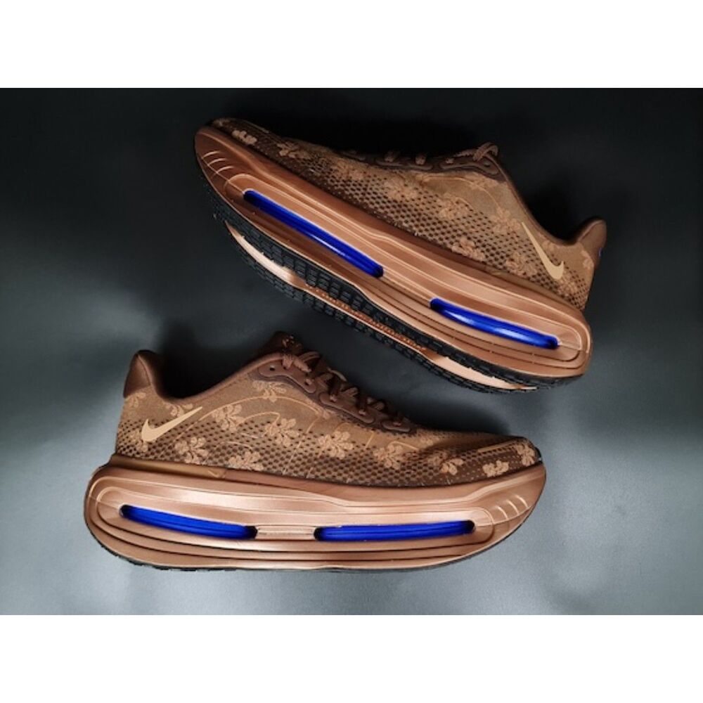 Nike Vomero Premium Flat Stout (Women’s). SIZE 8.5 - IQ0028-200